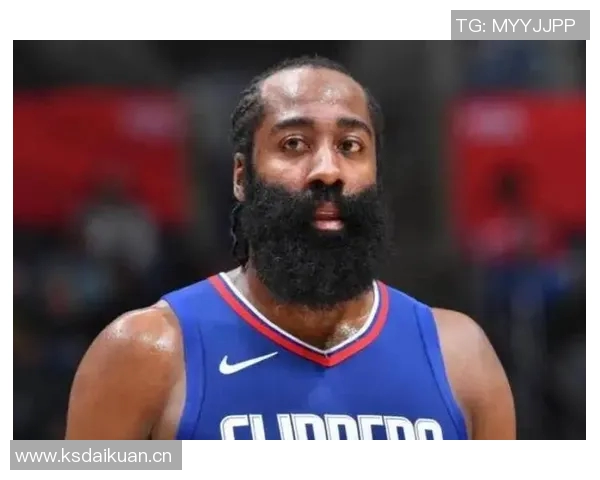 诺曼鲍威尔状态低迷14投仅4中贡献17分4篮板2抢断并有5次失误正负值为负8 诺曼鲍威尔状态低迷14投仅4中贡献17分4篮板2抢断并有5次失误正负值为负8