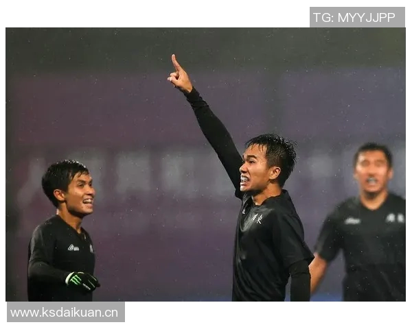 里科刘易斯坦言休赛期专注泰拳训练赛场上唯有胜利目标不变 里科刘易斯坦言休赛期专注泰拳训练赛场上唯有胜利目标不变